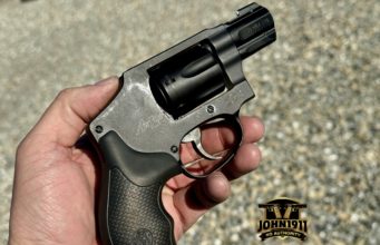 Smith & Wesson 351 22mag Revolver. J-Frame