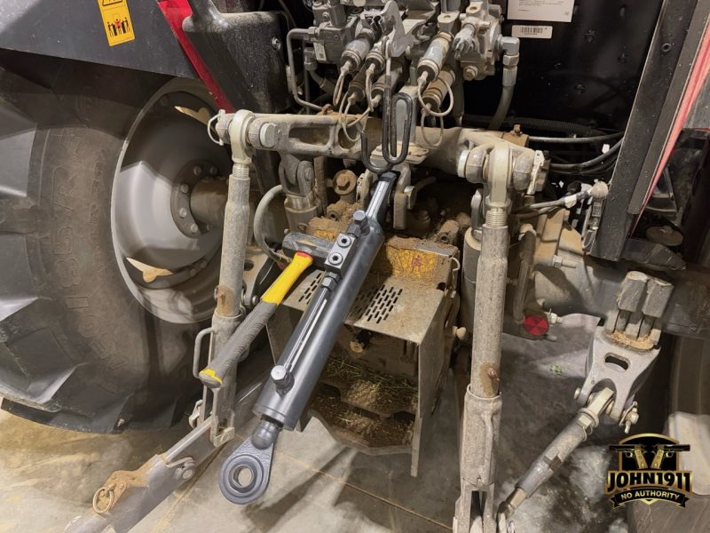 Hydraulic Top Link Installed