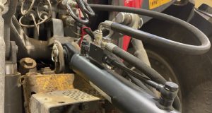 Hydraulic Top Link Installed