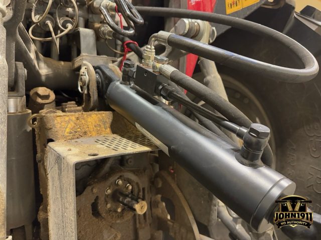 Hydraulic Top Link Installed