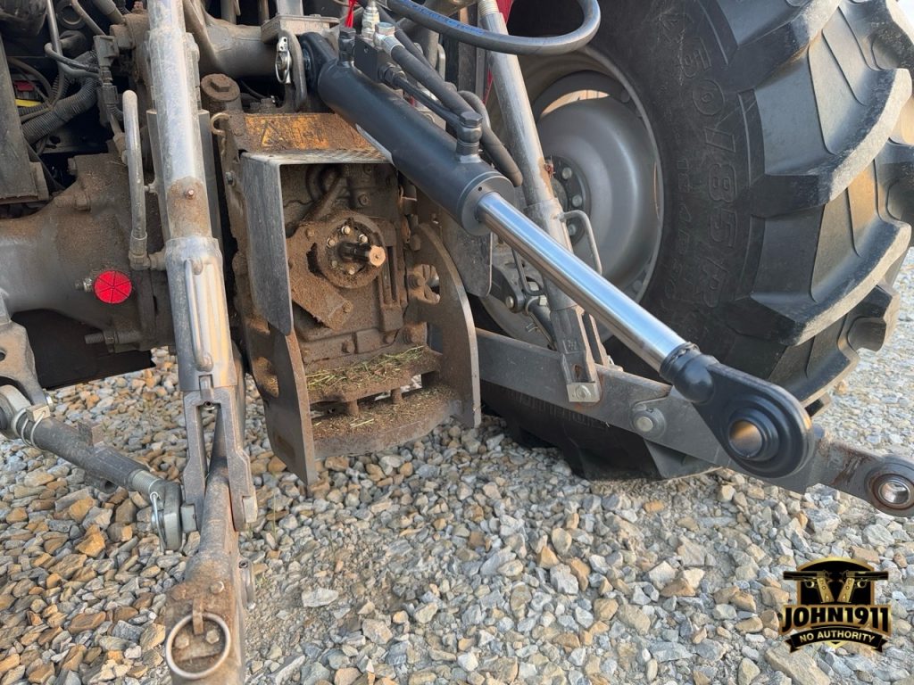 Hydraulic Top Link Installed