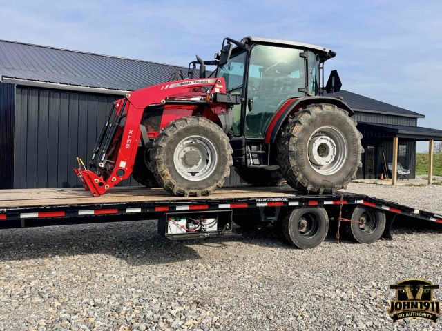Massey Ferguson 4707 Service Massey Ferguson 4707 goes in for service.