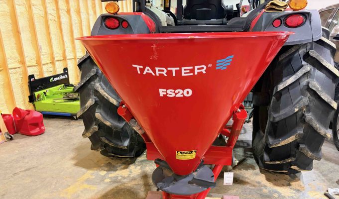 Tarter FS20 – The Tick Killer The Tarter FS20 Spreader.